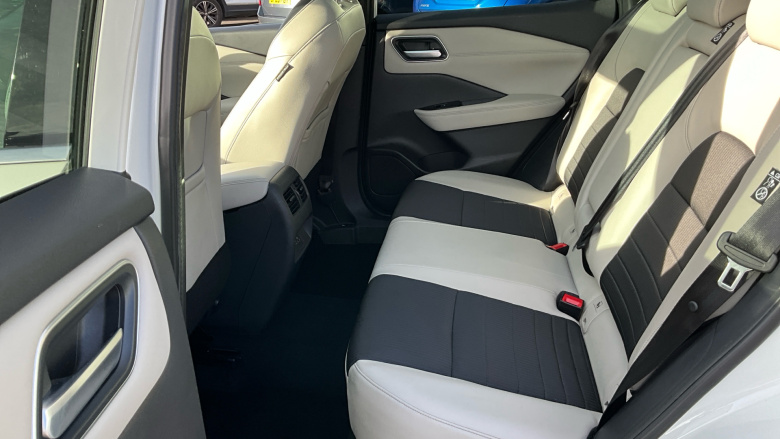 Nissan Qashqai 1.3 DiG-T MH Tekna 5dr Petrol Hatchback